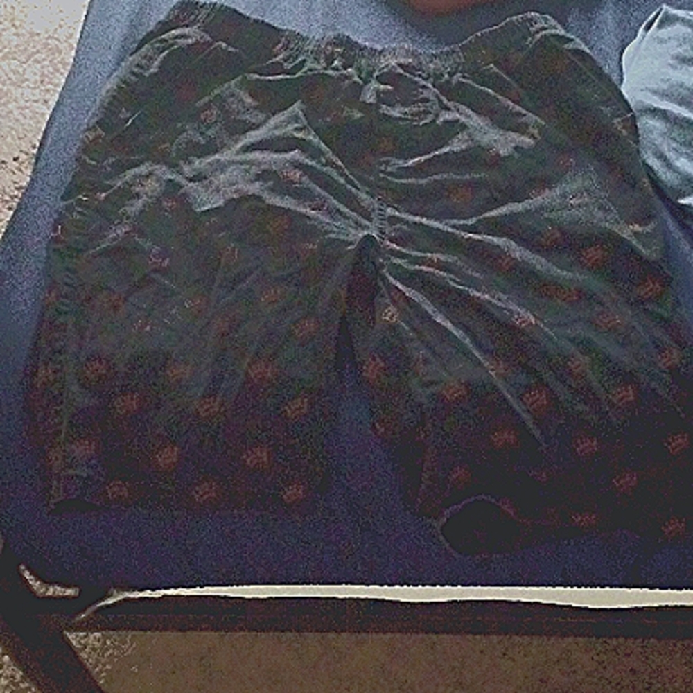 I'm selling reset short and the size XL and the short is in great shape in don't
